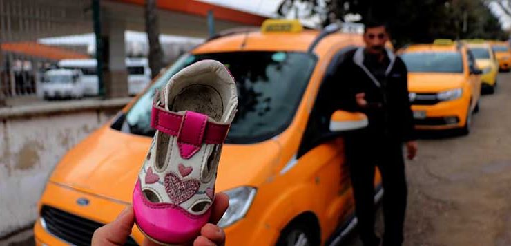 2 yıldır taksisinde unutulan ayakkabının sahibini arıyor