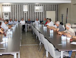 Antep fıstığı sektör temsilcileri istişare toplantısında buluştu