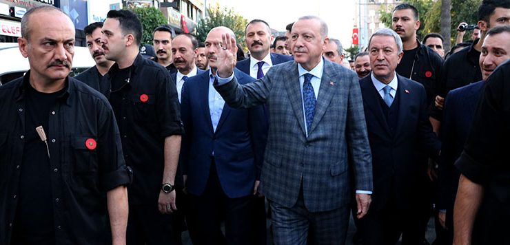 Cumhurbaşkanı Erdoğan sınır hattında incelemelerde bulundu