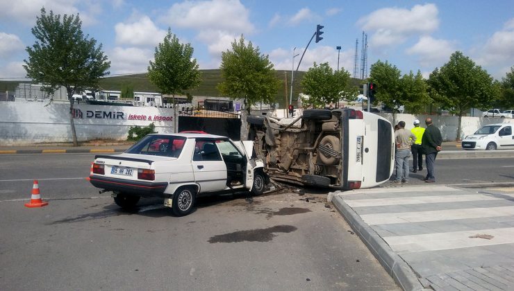Gaziantep’te otomobil ile minibüs çarpıştı: 5 yaralı