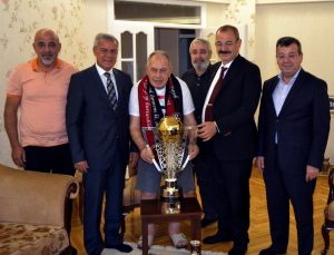 Gazişehir Gaziantep’ten efsane kaptana kupa sürprizi