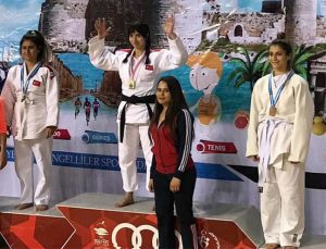 Judo’cu Zehra Şahinbey’in gururu oldu