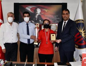 GKV’li Satranç Turnuvası Kahramanları Ödüllendirildi