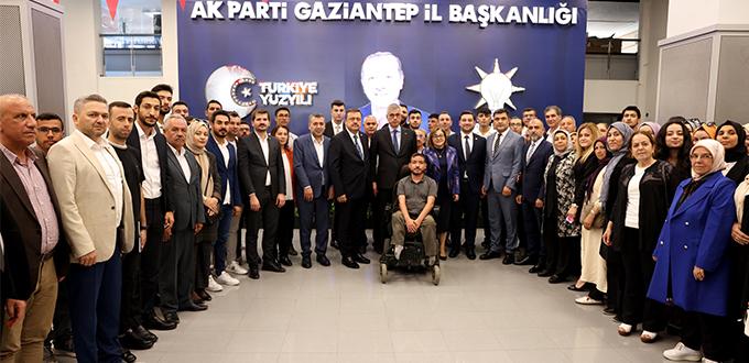 SAĞLIK BAKANI AK PARTİ GAZİANTEP TEŞKİLATI İLE BULUŞTU