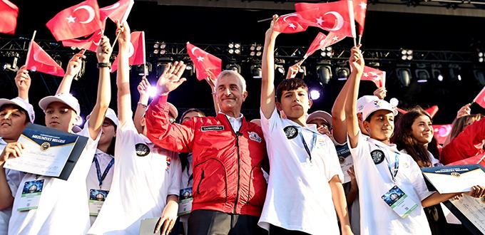 TAHMAZOĞLU TEKNOFEST’İ ZİYARET ETTİ